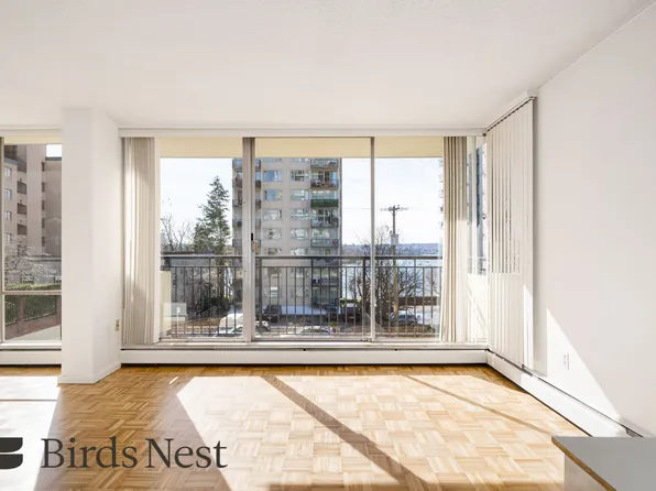 1534 Harwood St #201, Vancouver, BC V6G 1X9