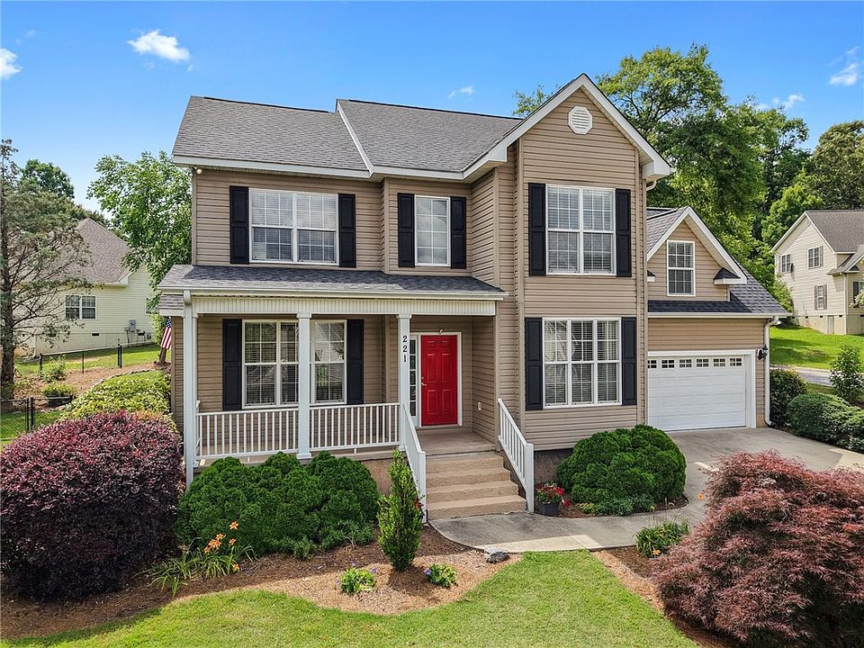 1st image of 221 Savannah Dr