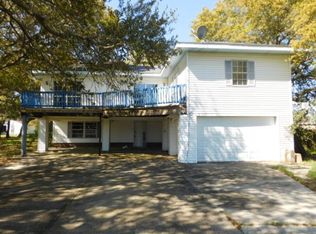 155 Elm Ln, Grand Isle, LA 70358