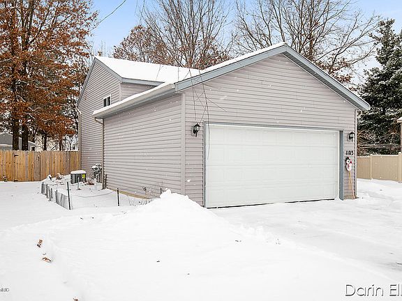 3rd image of 1103 Sprucewood Dr