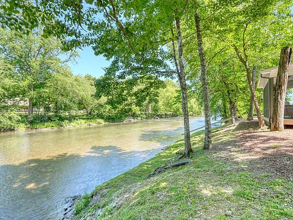 6th image of 198 Riverbend Dr