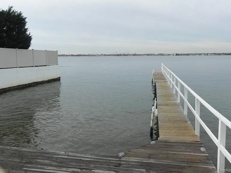 10 Pell Pl — Photo 31