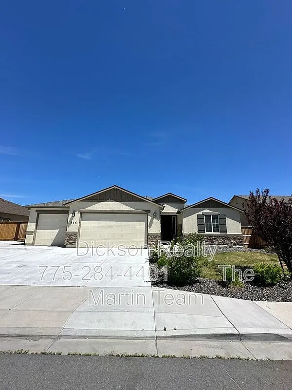 4 bed, 3.0 bath, 2408 sqft, $3,200 — Photo 1