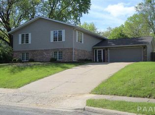 3108 N Elmcroft Ter, Peoria, IL 61604