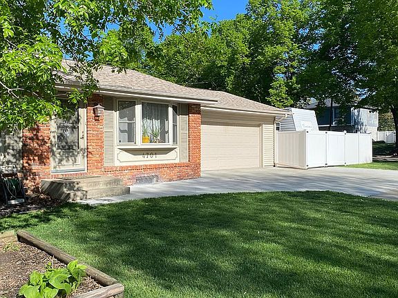 2nd image of 4701 Woodhaven Dr