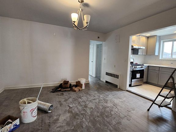 2nd image of 3249 Lucerne St #2