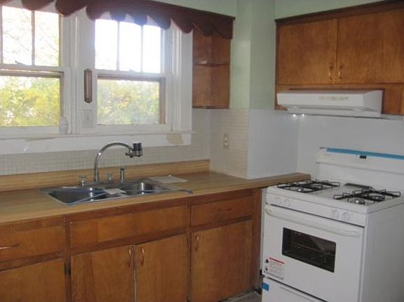 4th image of 27 Barbara Ave