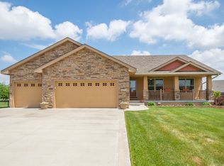 4515 NW 165th St, Clive, IA 50325