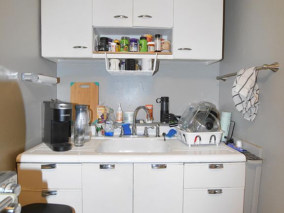 3rd image of 426 N Lake St #5
