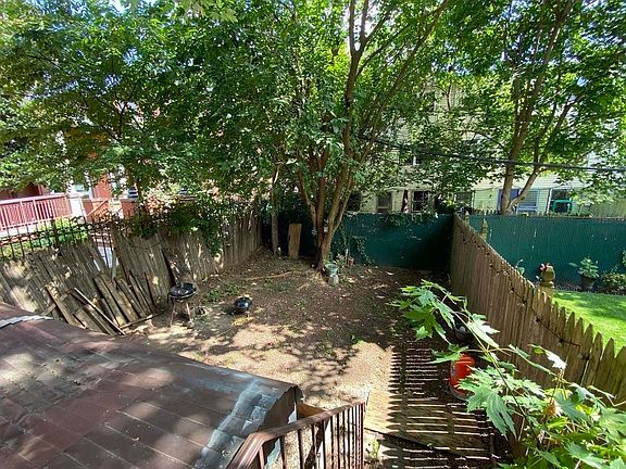 5th image of 214 Gates Ave #1R