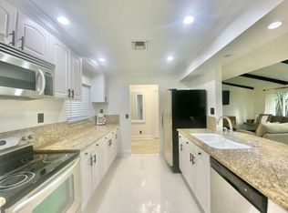 556 SW 24th Ave, Boynton Beach, FL 33435