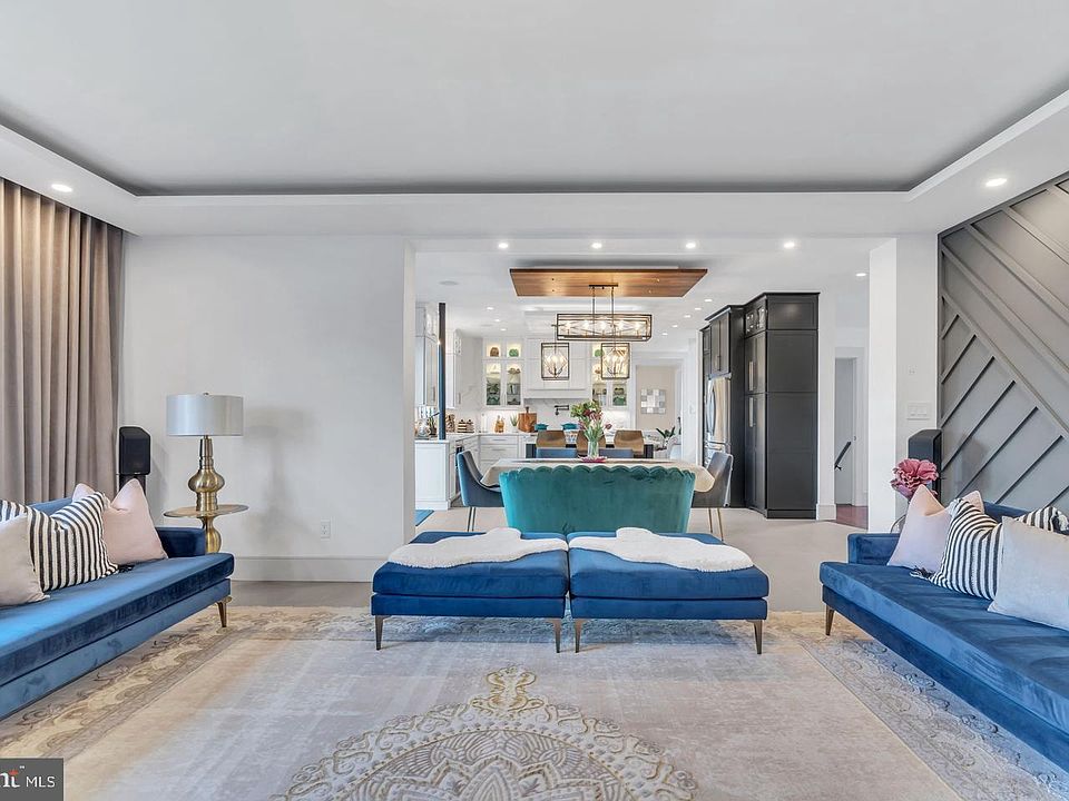 2nd image of 8485 Lanier Overlook Ct