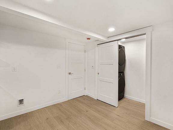 3rd image of 126 26th Ave #2A