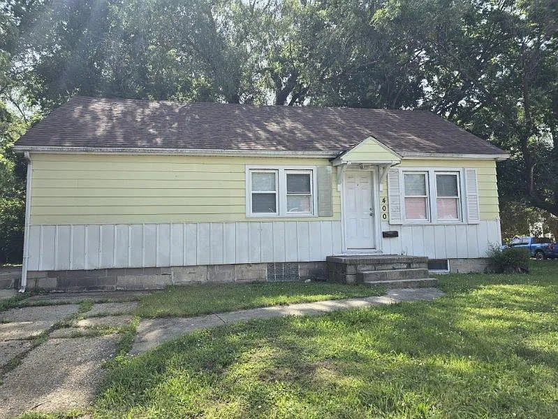 400 NE Rock Island Ave photo 1
