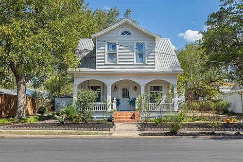 206 N Rusk St Photo 1