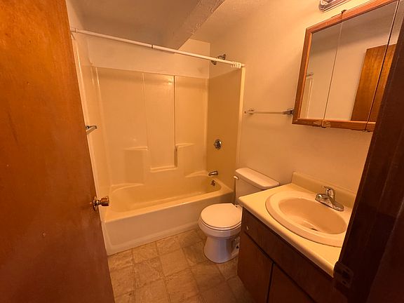 2nd image of 433 Furnace Brook Pkwy APT 16