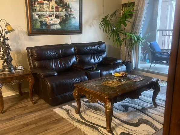 1 TOWERS PARK LN #213, San Antonio, TX 78209