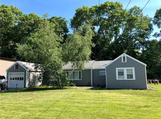 18 Stacy St, Barrington, RI 02806