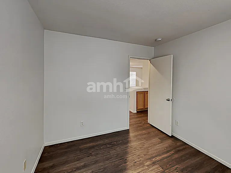 11020 Rossi Ave — Photo 16