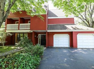 14 Loudonwood Dr E, Albany, NY 12211