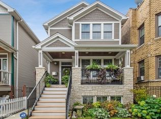 2221 W Farragut Ave, Chicago, IL 60625