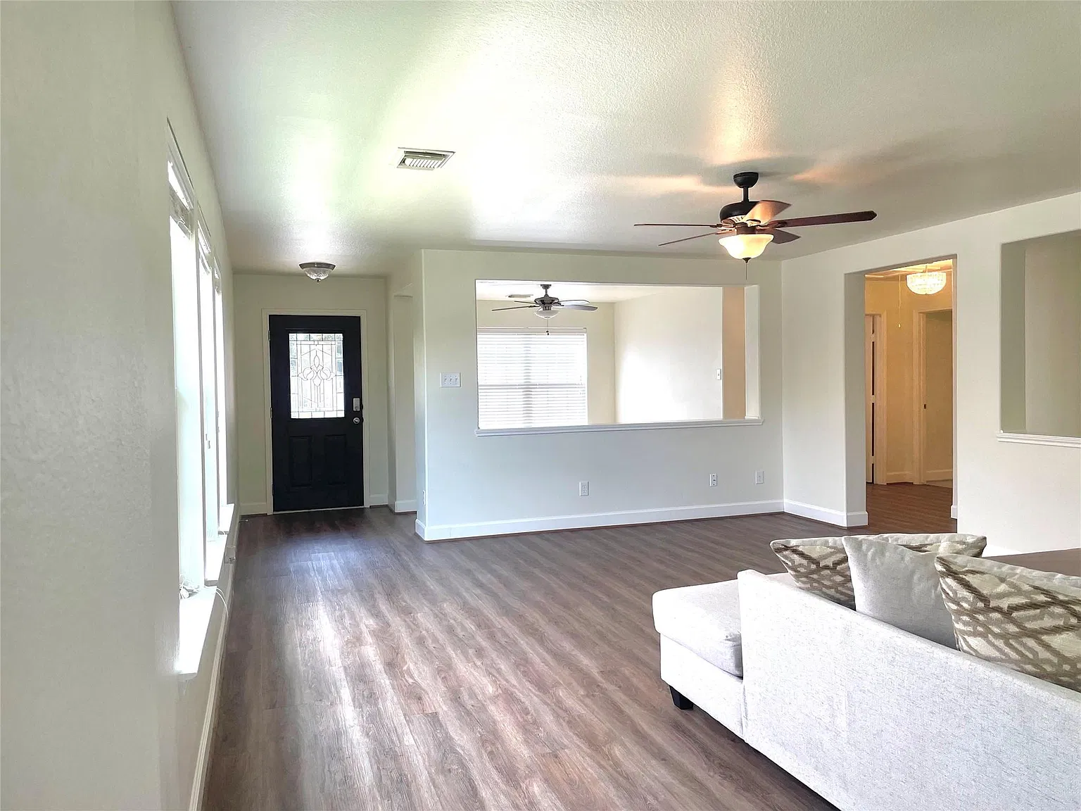 3 bed, 2.0 bath, 1825 sqft, $2,200 — Photo 4