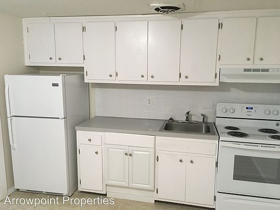 3rd image of 9 Highland Ave APT A-12