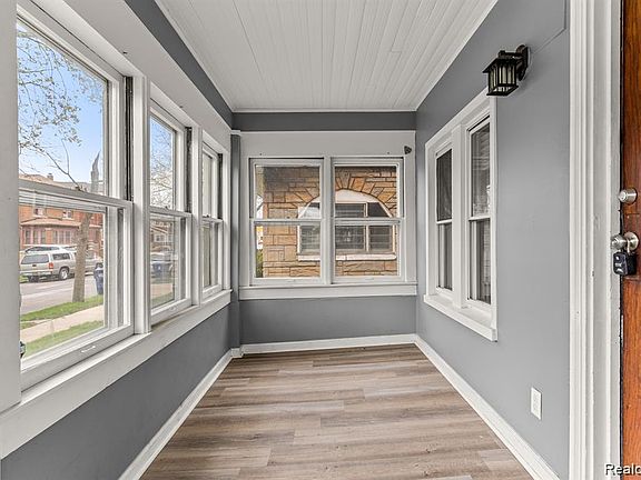 3rd image of 63 Elm St