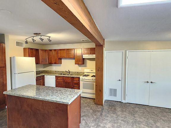 2nd image of 1642 W Mountain View Dr