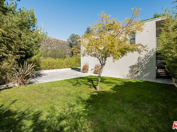 3rd image of 6193 Rockcliff Dr