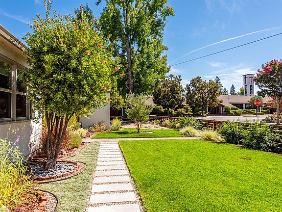 3rd image of 556 Alderbrook Drive