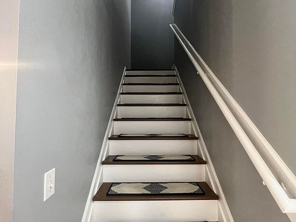 5th image of 1545 VINELAND Circle #B