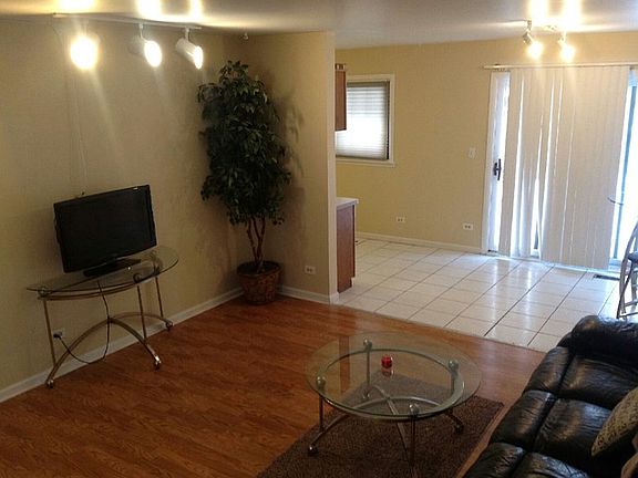 4th image of 72 W Schubert Ave