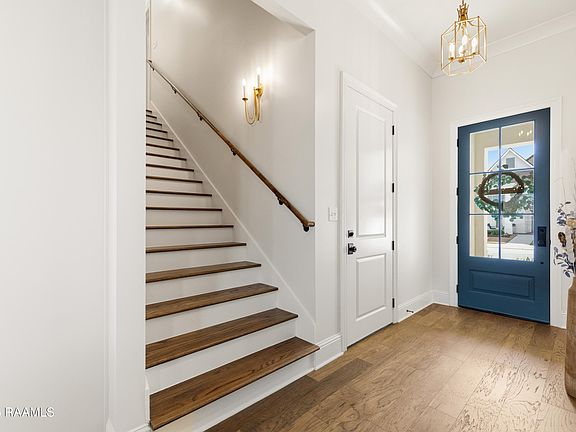 3rd image of 207 Lemongrass Ln