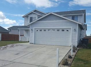 1613 Harvest Pl, Sunnyside, WA 98944