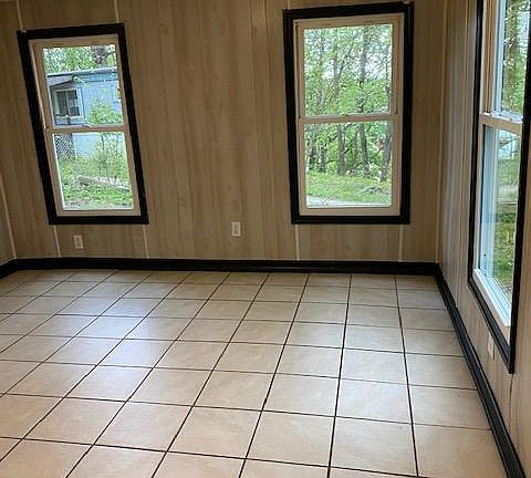 3rd image of 626 Glenn Ave