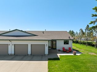 905 33rd Ave SW APT A, Minot, ND 58701