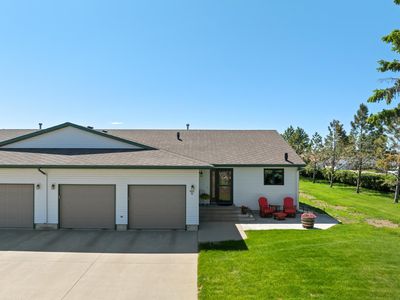 905 33rd Ave SW APT A, Minot, ND, 58701