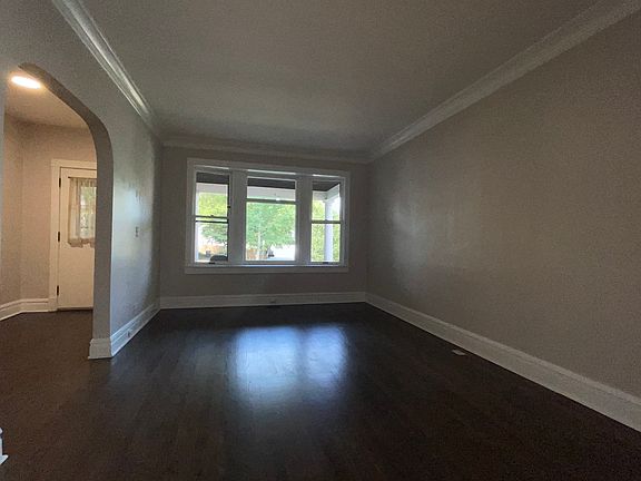 4th image of 2630 Prairie Ave #1