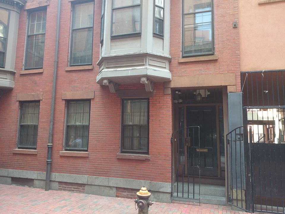 2nd image of 5 Boylston Pl