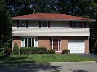 12 Exeter Dr, Endicott, NY
