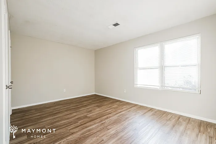 1127 Mainstreet Valley Dr — Photo 7