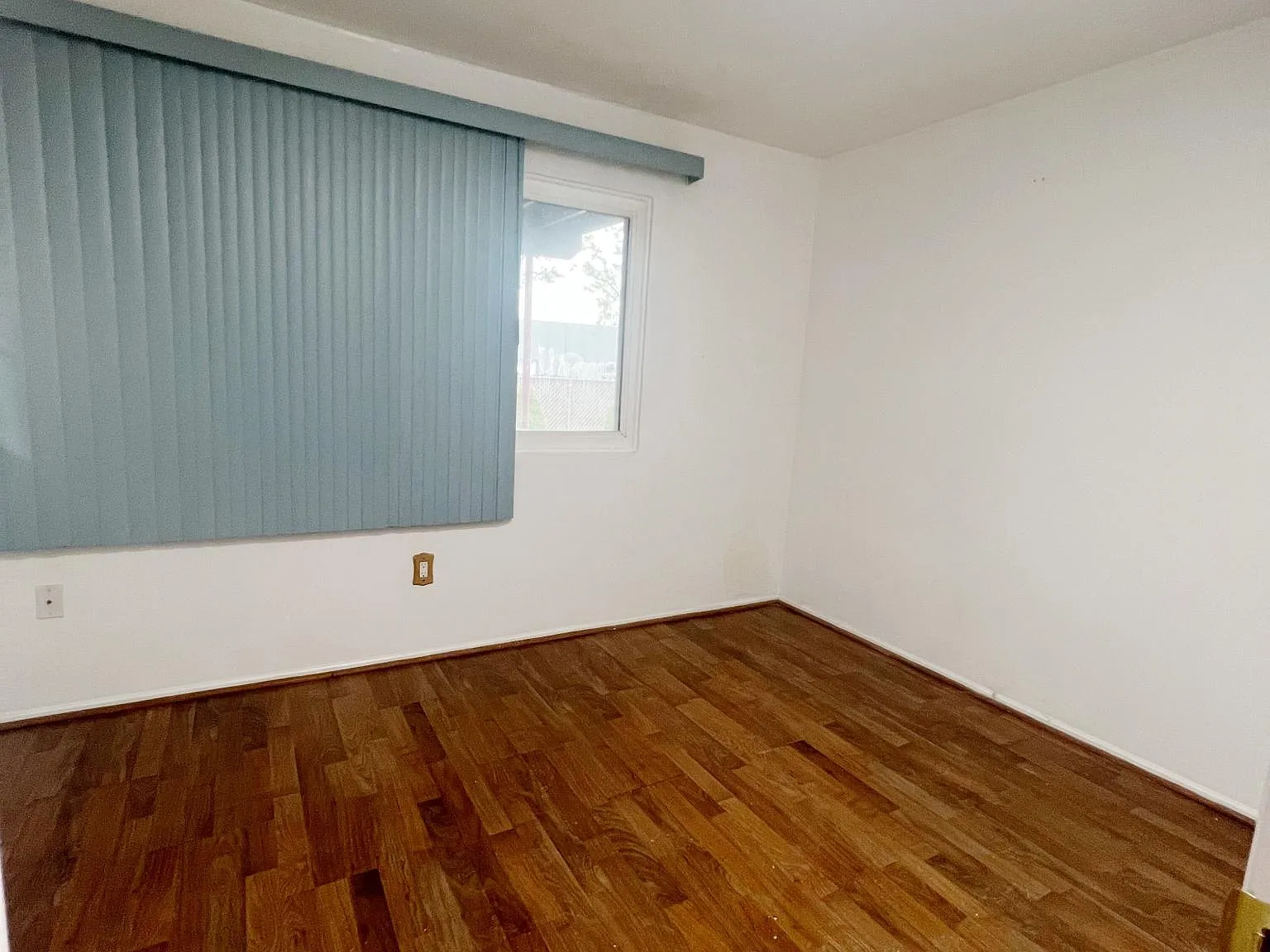 266 Edgewater St — Photo 2
