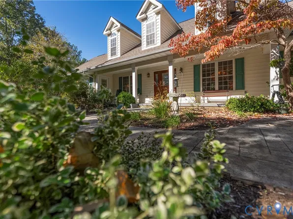 1437 Saw Mill Rd, Farmville, VA 23901