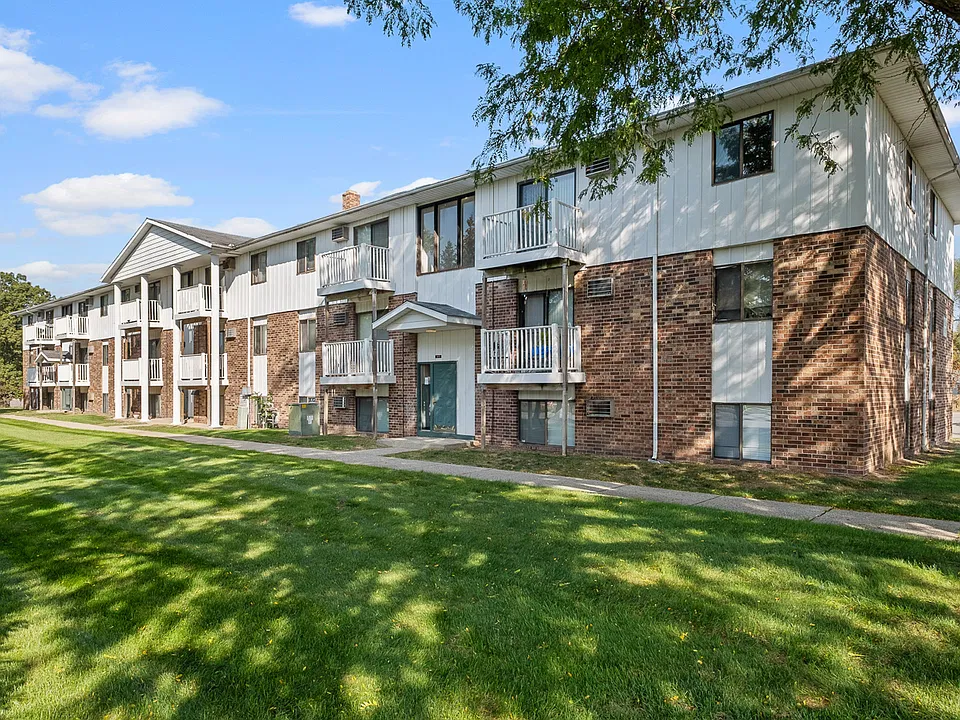 Crossroads Apartments