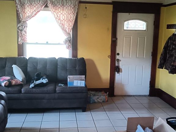 5th image of 1860 Haskell Rd