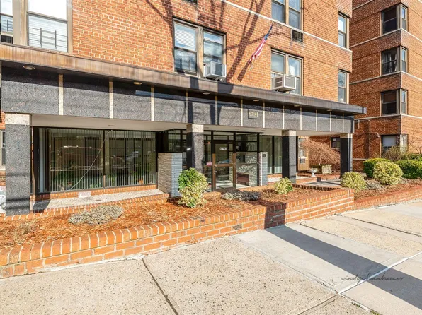 67-41 Burns Street #617, Forest Hills, NY 11375