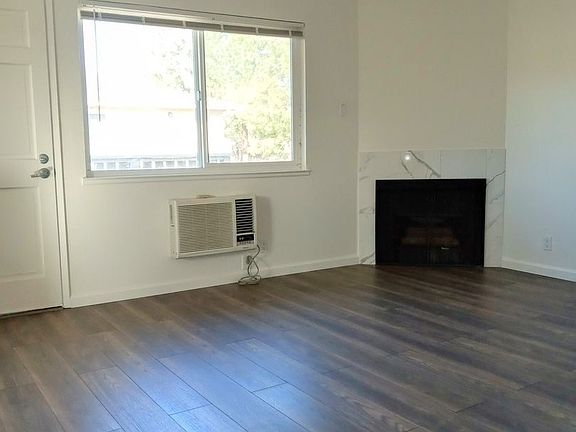3rd image of 15039 Downing Oak Ct APT 3