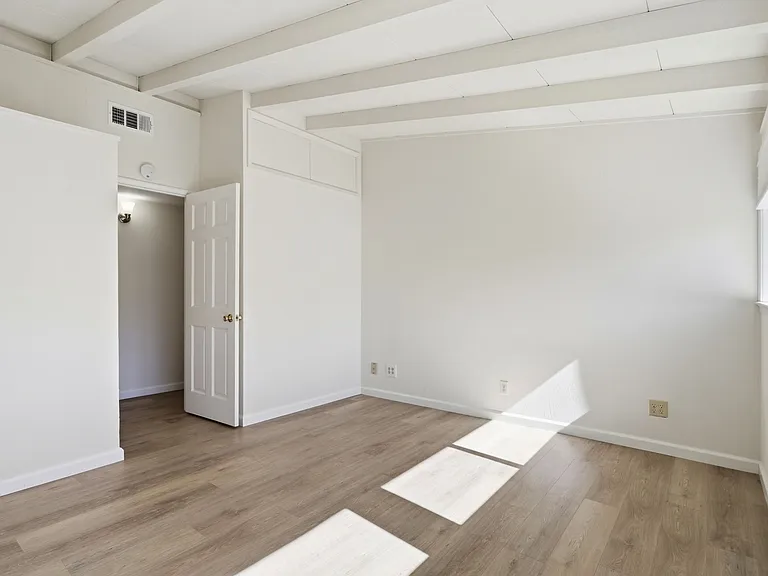 1265 Prescott Ave — Photo 28