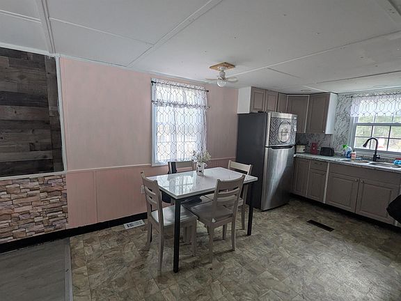 5th image of 45 Keyes Farm Road